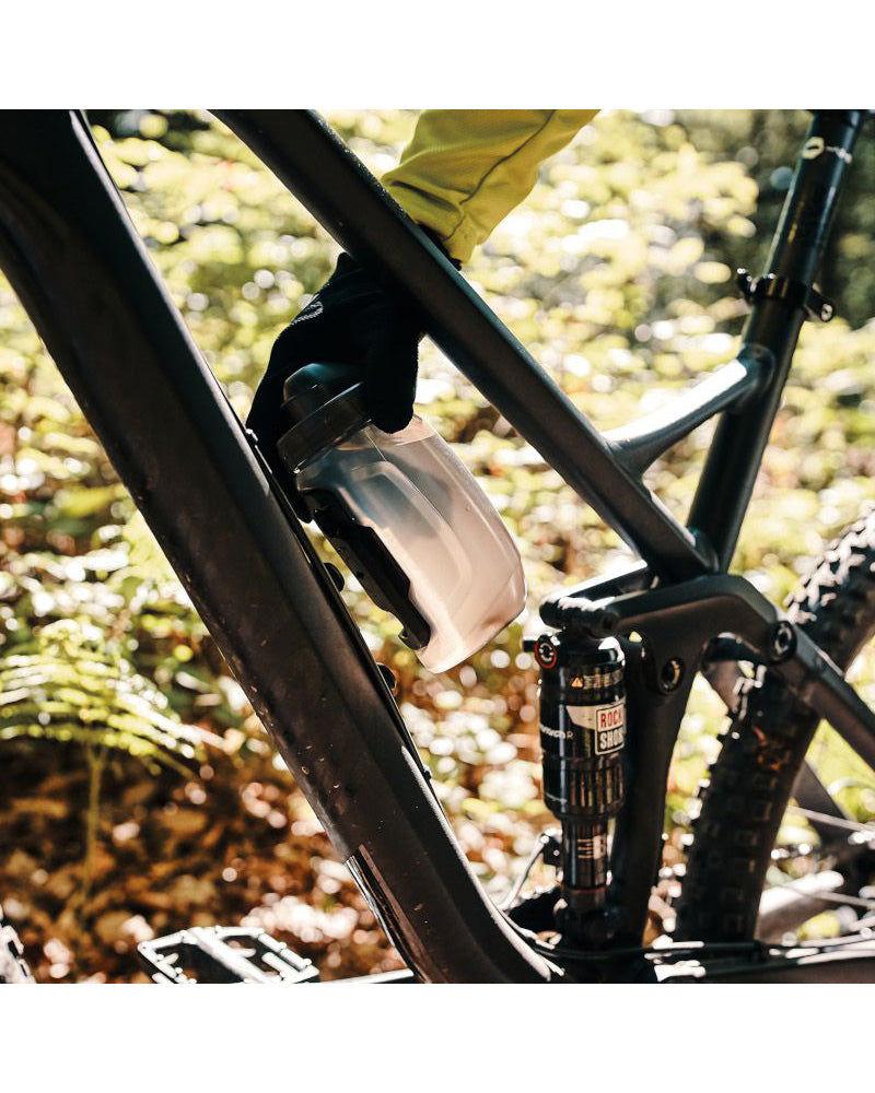 Fidlock Twist Bottle 450 with Dirt Cap + Bike Base