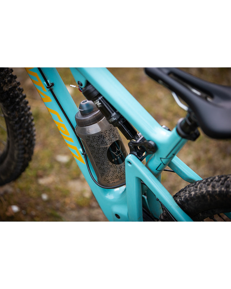 Peaty's x Fidlock Big Dog Lockin Bottle 750ml with Dirt Cap + Bike Base